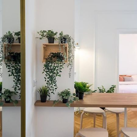 Downtown Cozy Apartment Old Town Boekarest Buitenkant foto