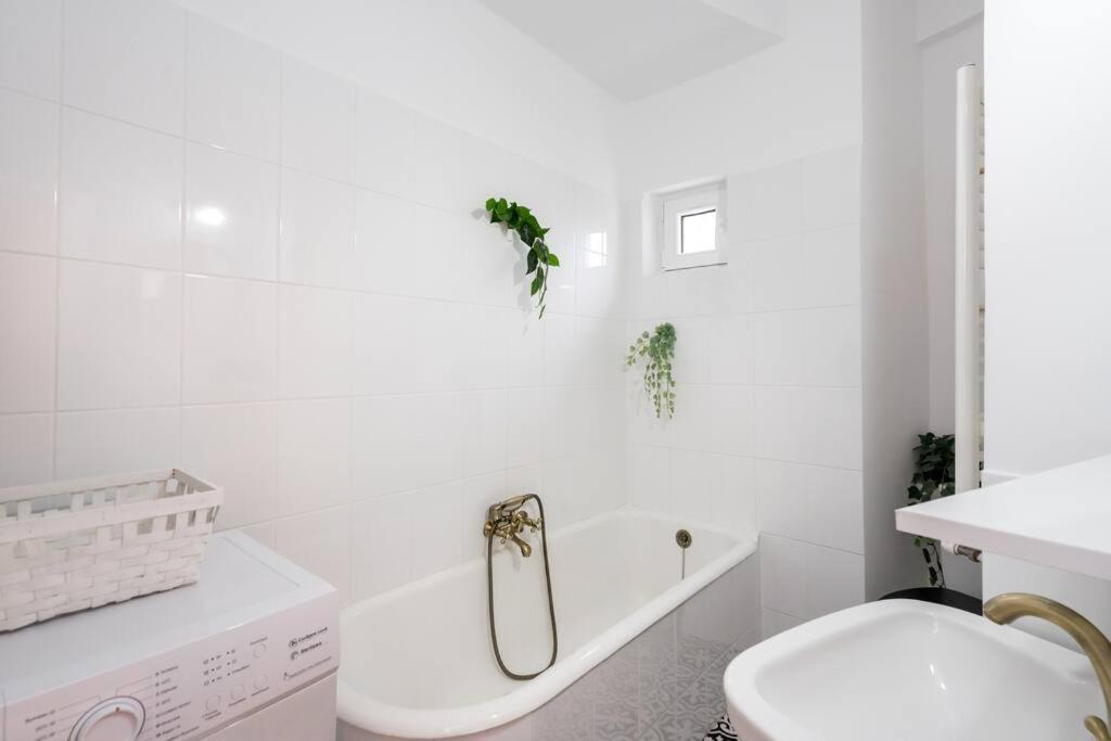 Downtown Cozy Apartment Old Town Boekarest Buitenkant foto