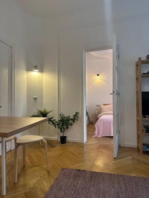 Downtown Cozy Apartment Old Town Boekarest Buitenkant foto