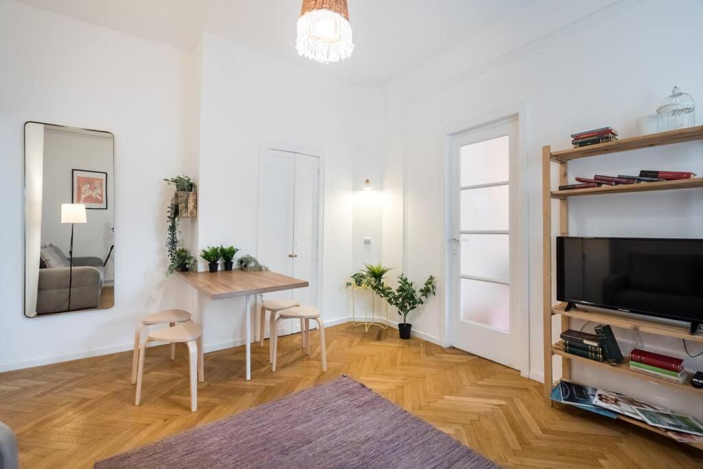 Downtown Cozy Apartment Old Town Boekarest Buitenkant foto